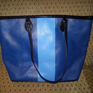 WOMAN PURSE